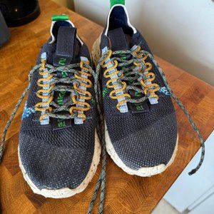 Nike Men Space Hippie 01